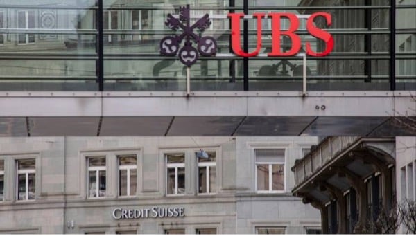 UBS - Credit Suisse